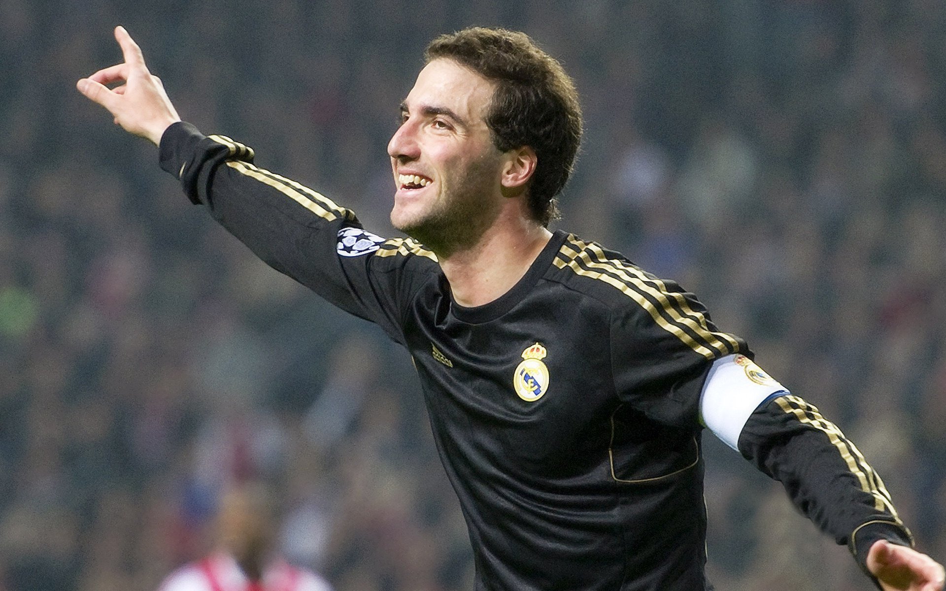 职业联赛推广球员文化活动增强职业形象塑造,职业球员的素养